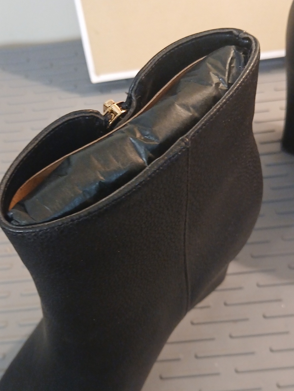 Michael Kors Britt Black Tumbled Faux Leather Heeled Booties Boot Size 8 M NIB - Picture 10 of 13